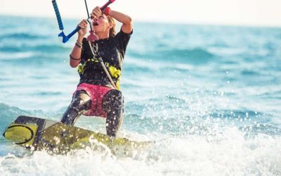 Spots de kite-surf à Dubaï: les meilleurs lieux pour jouer avec le vent du Golfe